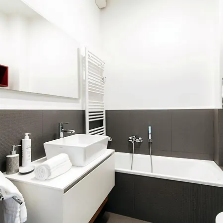 Contrada Sant'elia - By Myhomeincomo Como