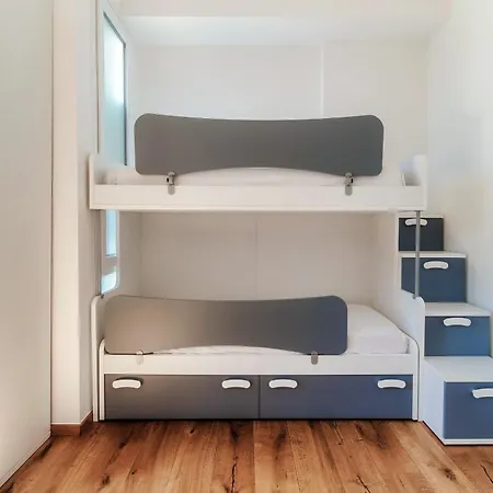 Contrada Sant'elia - By Myhomeincomo * Como