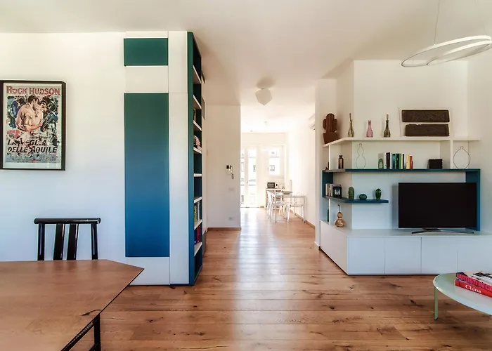 Contrada Sant'elia - By Myhomeincomo * קומו