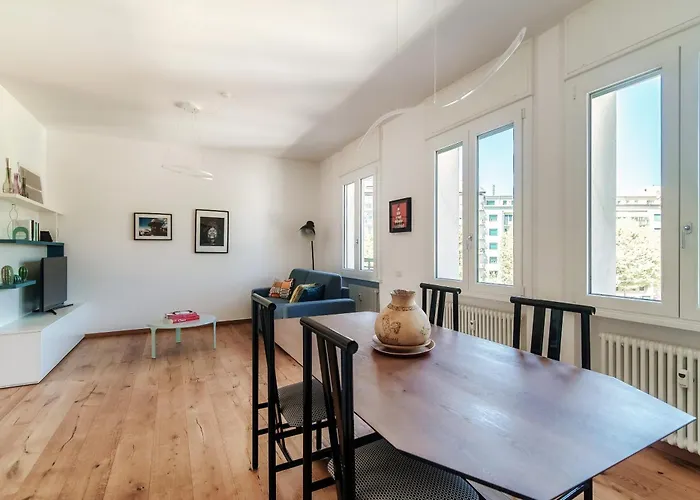 Contrada Sant'elia - By Myhomeincomo דירה קומו