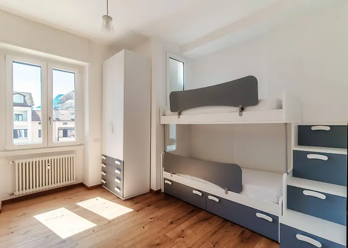 Contrada Sant'elia - By Myhomeincomo דירה קומו