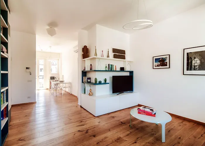 Contrada Sant'elia - By Myhomeincomo * קומו