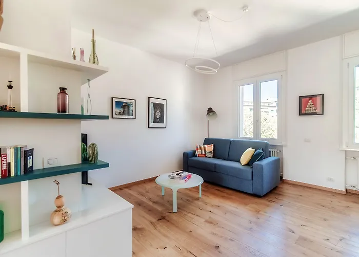 Contrada Sant'elia - By Myhomeincomo קומו