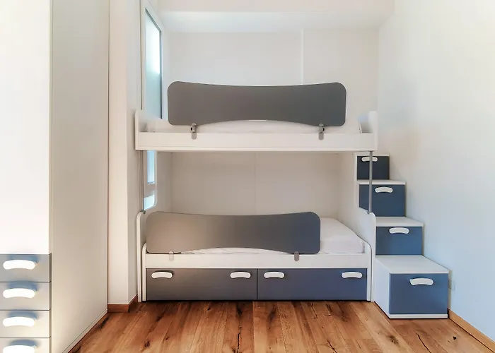 Contrada Sant'elia - By Myhomeincomo * קומו